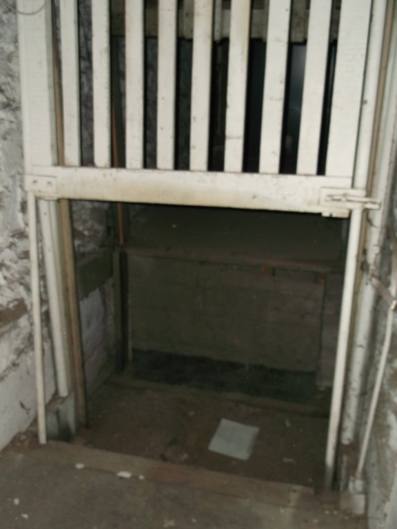 elevatorbottomfromsouthsidelookingdown.jpg